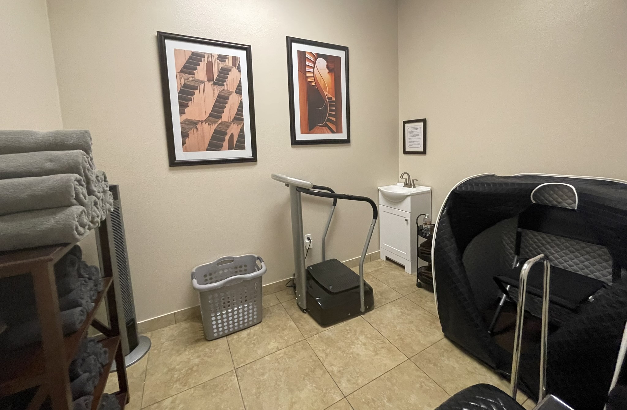 Infrared Sauna to soothe muscles, pain, relax and aid in colonics